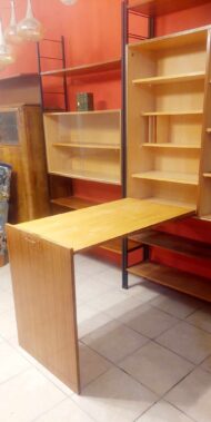 Stringregal und Schreibtisch- SW – Bild 3