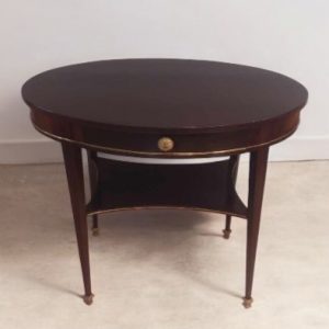 Ovaler Salontisch im Louis XVI-Stil