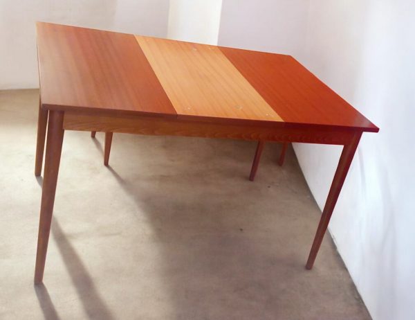 Tisch - Ausziehbar und Stühle – Bild 3