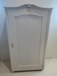 Antiker Kleiderschrank