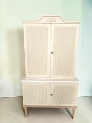 Anrichte- Gustavianischer Stil